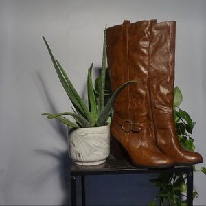 ATP 9 brown heeled boots women’s size 9